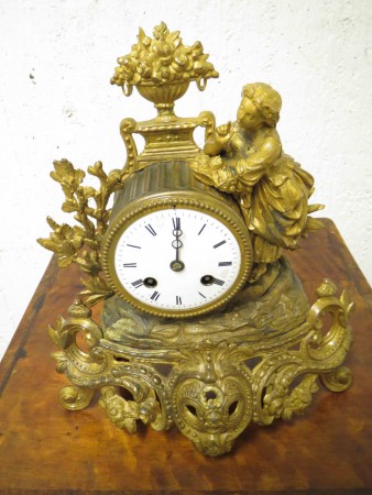 4605 - Hodiny stolni neorokoko 2.polovina 19.stoleti  funkcni   V - 30 cm  -  7 500 kc